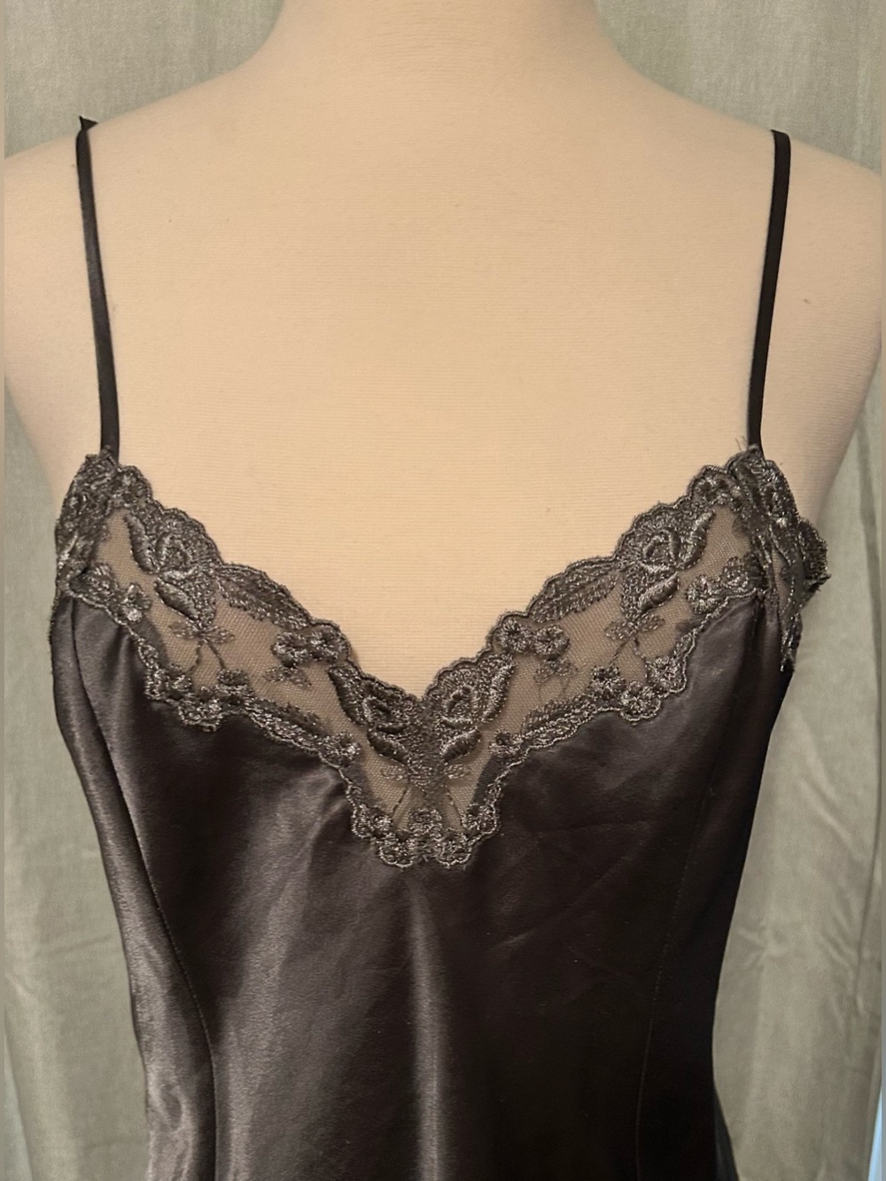 Y2K Victoria's Secret Red Floral Satin Robe with Charcoal Slip - Picture 10 of 13